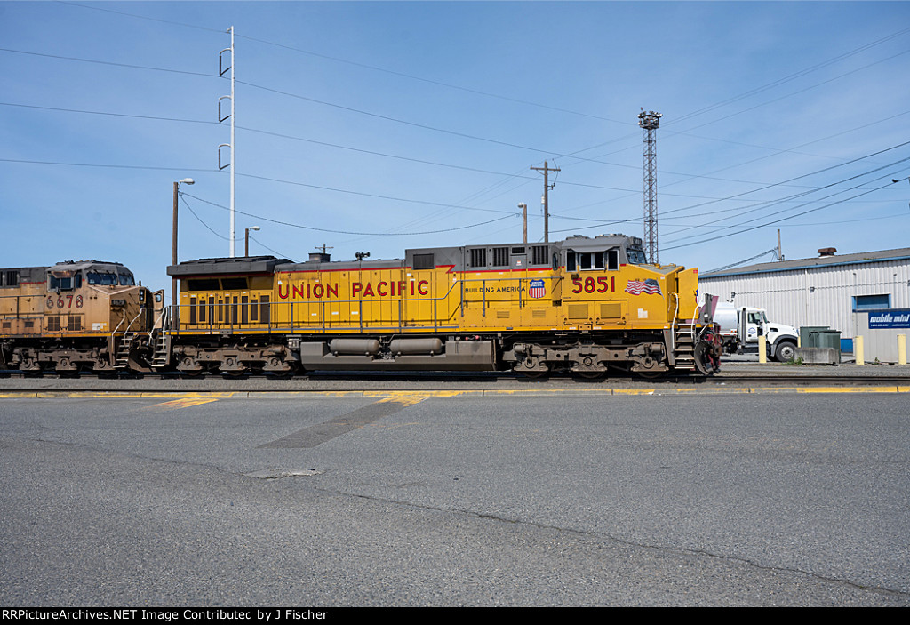 UP 5851